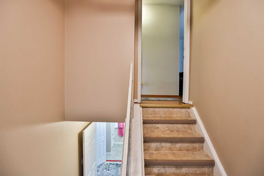 Fifth View of 49 Meadowlark Boulevard N, Park Meadows, Lethbridge, Alberta, T1H 4R4