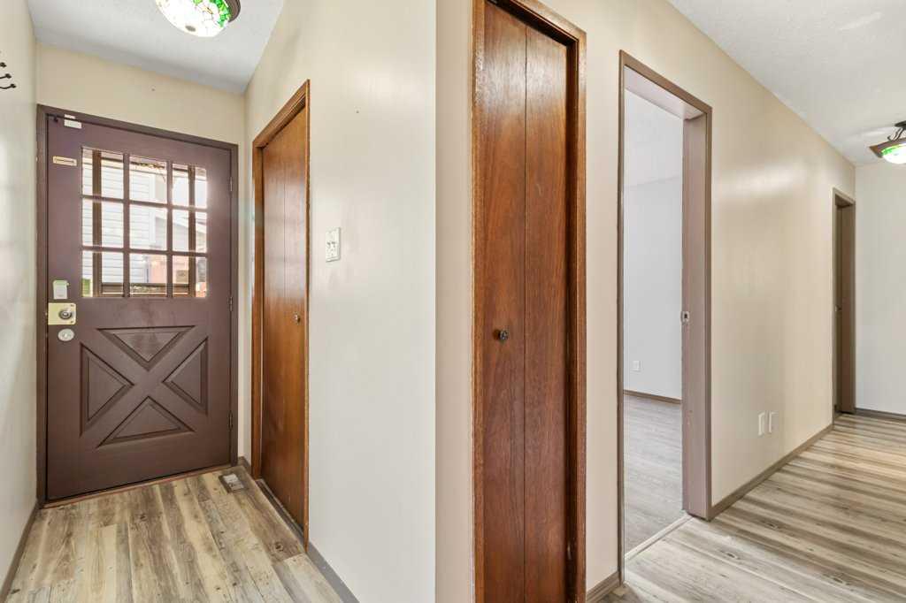 Fifth View of 18 Odell Green , Oriole Park, Red Deer, Alberta, T4N 1H7