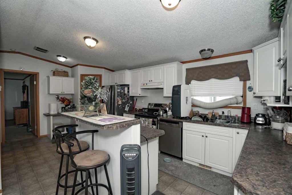 Fifth View of 7939 97 Ave  , Cheviot Heights MHP, Peace River, Alberta, T8S 1S4