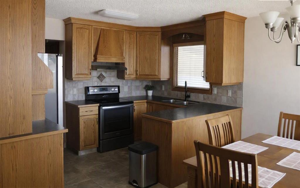 Fifth View of 1121 Lakemount Boulevard S, Lakeview, Lethbridge, Alberta, T1K 3S4