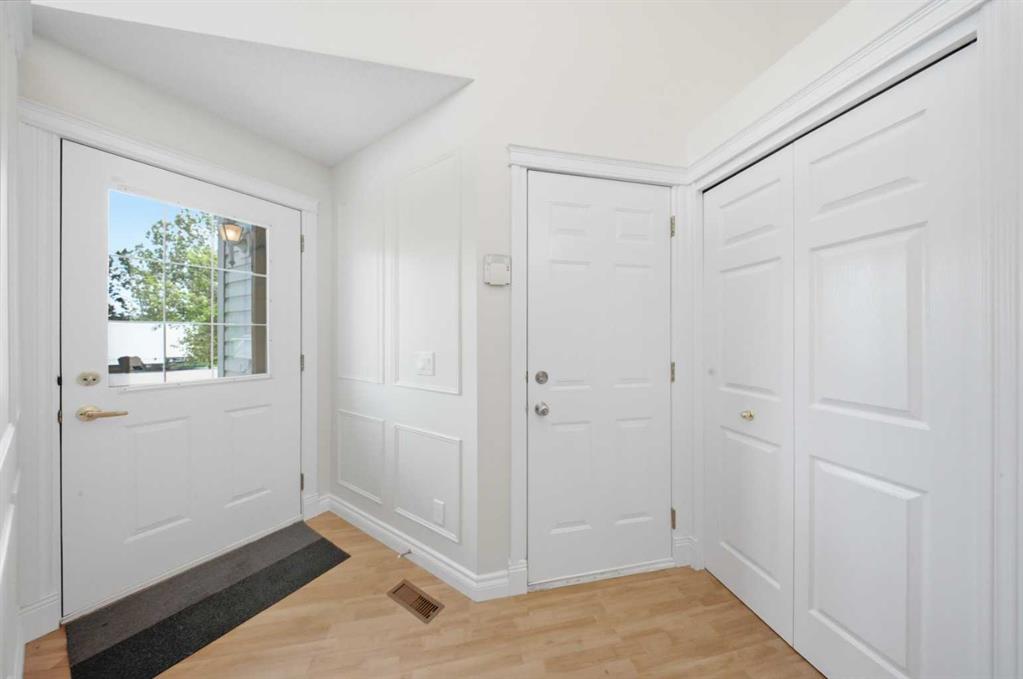 Fourth View of 33 MARTIN CROSSING Green NE, Martindale, Calgary, Alberta, T3J 3P1