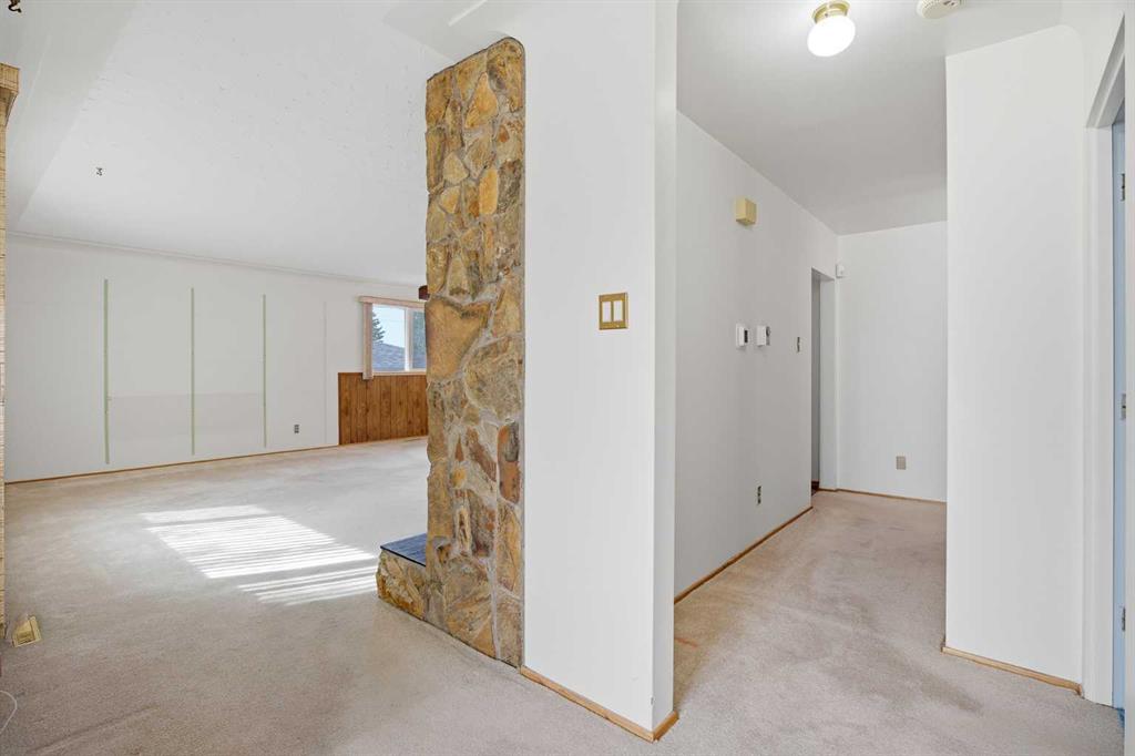 Fifth View of 4327 19 Street NW, Charleswood, Calgary, Alberta, T2L2B8