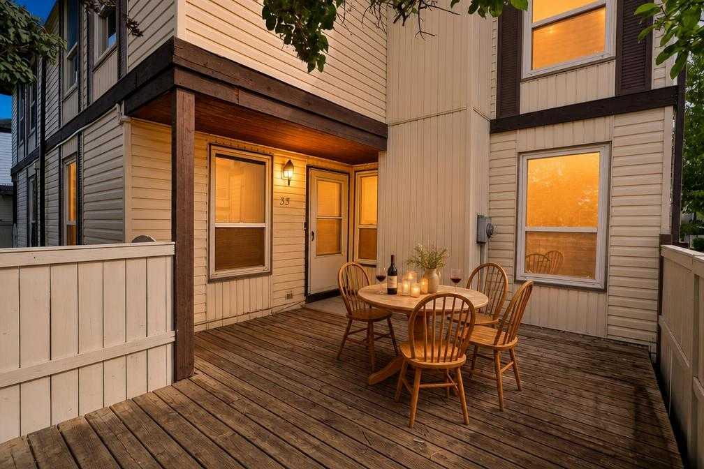 Fourth View of 33, 3200 60 Street NE, Pineridge, Calgary, Alberta, T1Y 4K8