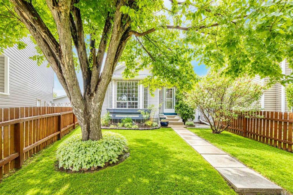16 Martinridge Way NE, A2341212, Alberta,