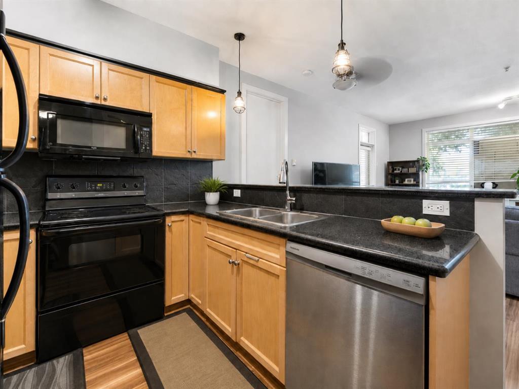 Fifth View of 104, 303 19 Avenue SW, Mission, Calgary, Alberta, T2S 0E1