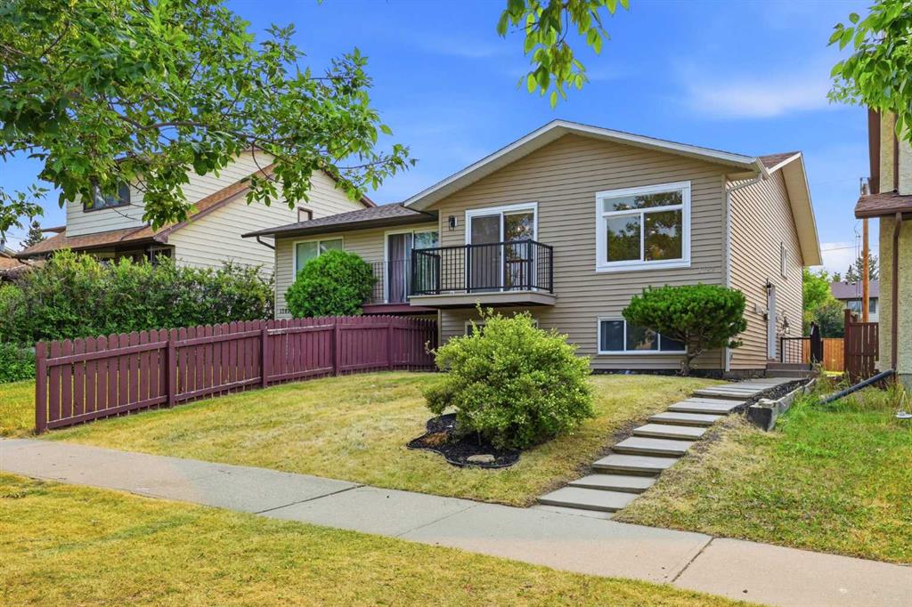 Second View of 1387 Berkley Drive NW, Beddington Heights, Calgary, Alberta, T3K 1T5