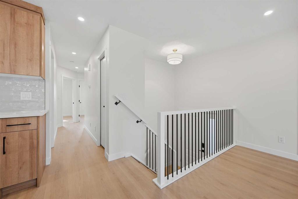 Fourth View of 1387 Berkley Drive NW, Beddington Heights, Calgary, Alberta, T3K 1T5