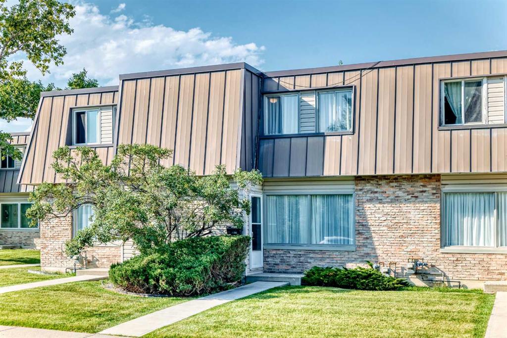 Third View of 755 Kingsmere Crescent SW, Kingsland, Calgary, Alberta, t2V 2H9