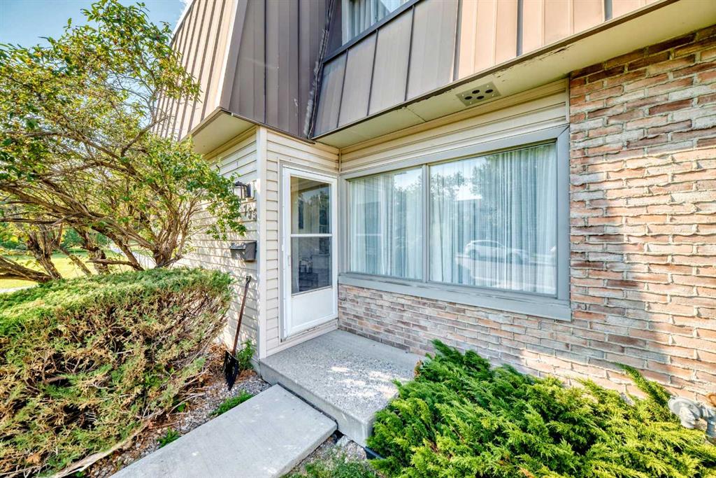 Fourth View of 755 Kingsmere Crescent SW, Kingsland, Calgary, Alberta, t2V 2H9