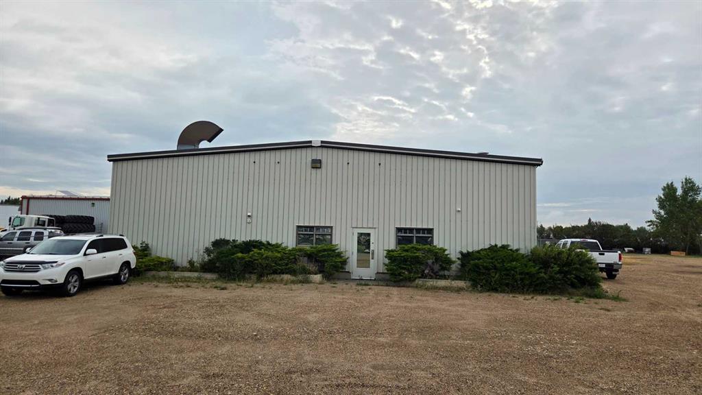 208 Northfield Road , A2341297, Alberta,