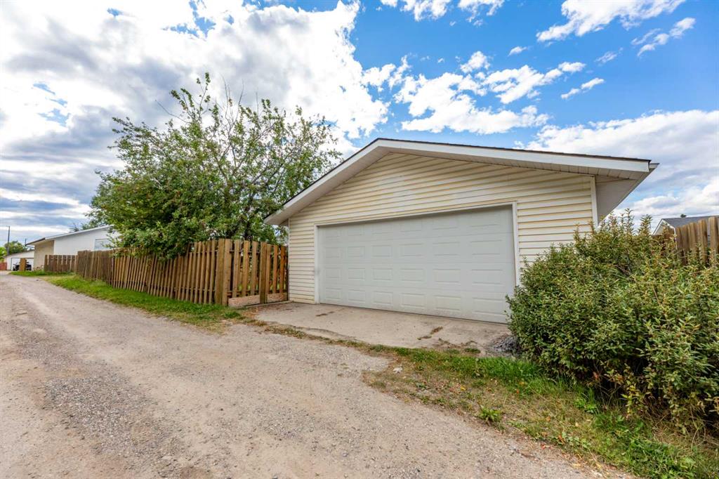 Third View of 121 Talbot Drive , Hillcrest, Hinton, Alberta, T7V 1M1