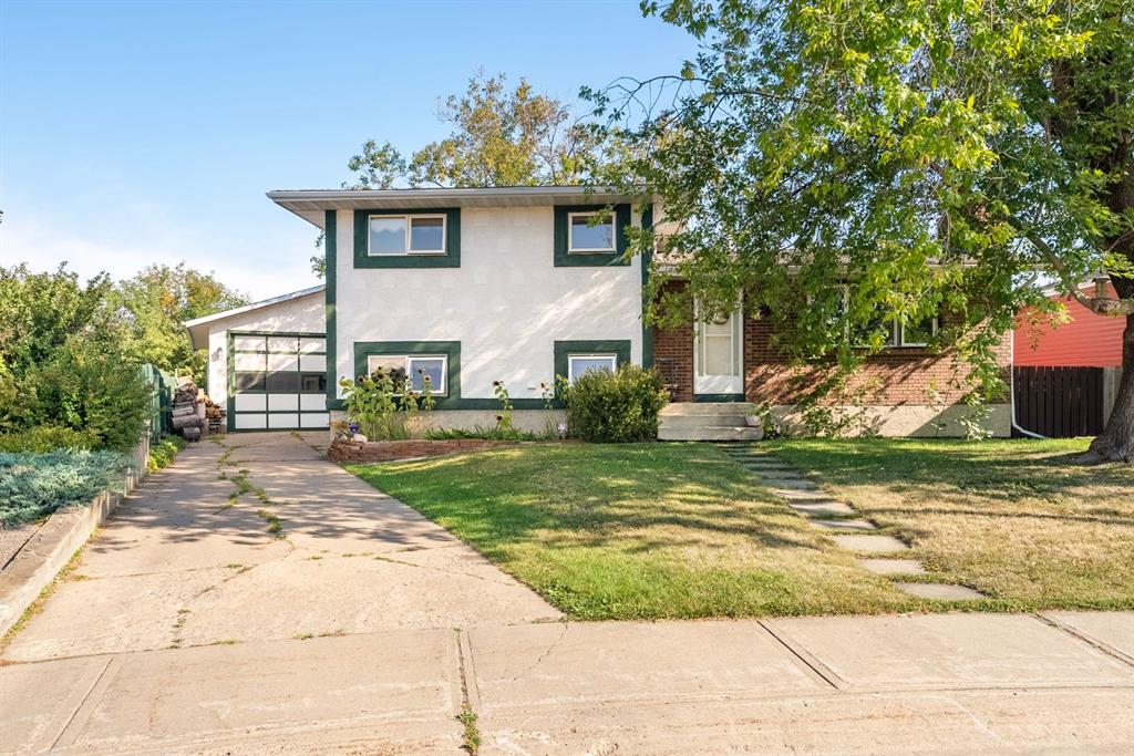130 Hillary Place , A2341356, Alberta,