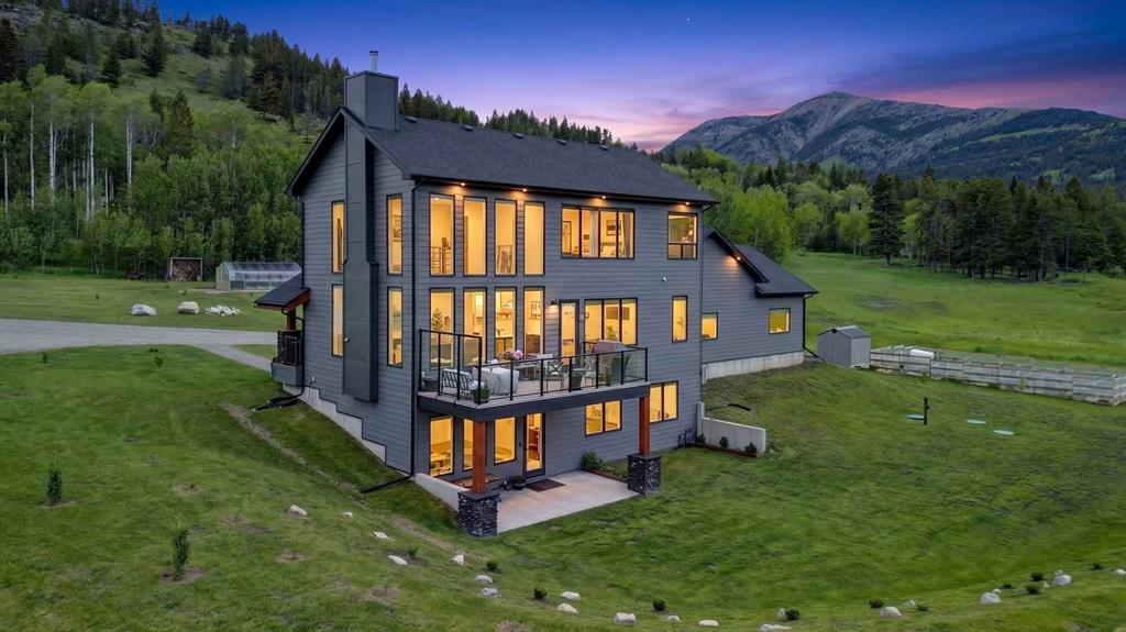 Fifth View of 2616 Valley Ridge Drive , NONE, Frank, Alberta, T0K0E0