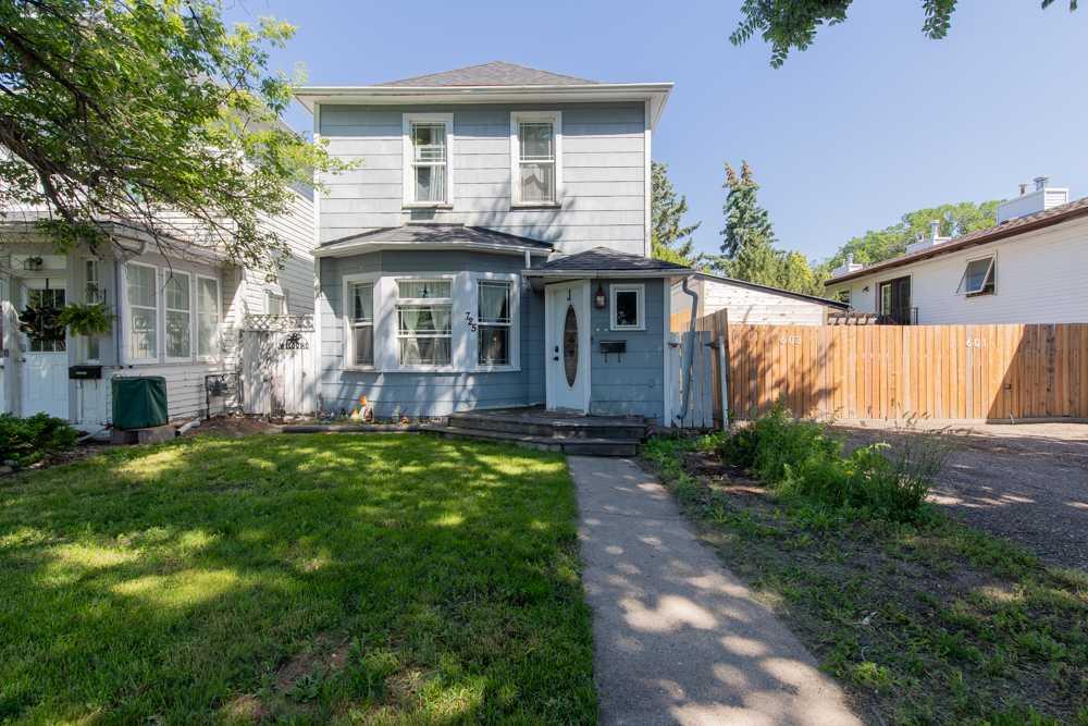 Third View of 725 6 Street S, London Road, Lethbridge, Alberta, T1J 2E5