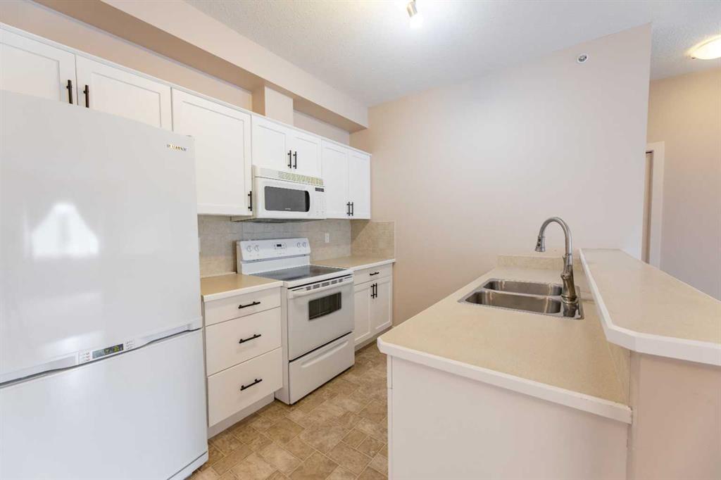 Fourth View of 309, 109 Seabolt Drive , Hillcrest, Hinton, Alberta, T7V 1K2