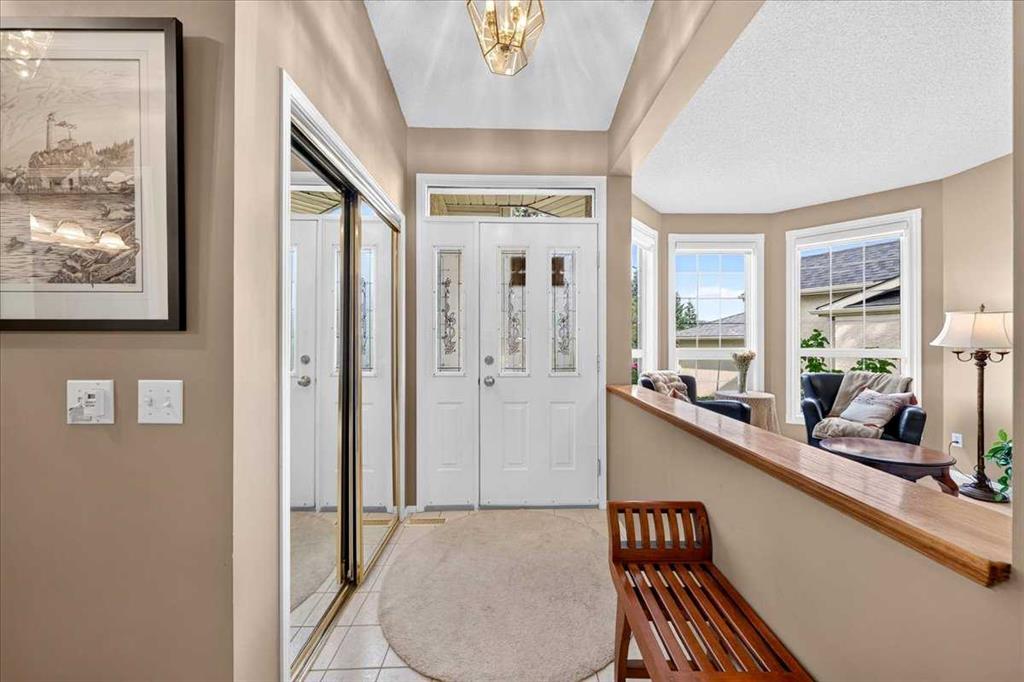 Third View of 95 Sunlake Close SE, Sundance, Calgary, Alberta, T2X3H2