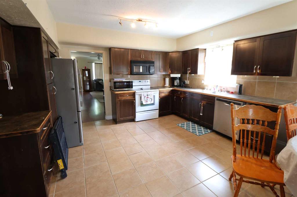 Third View of 5004 52 st  , NONE, Taber, Alberta, T1G 1N2