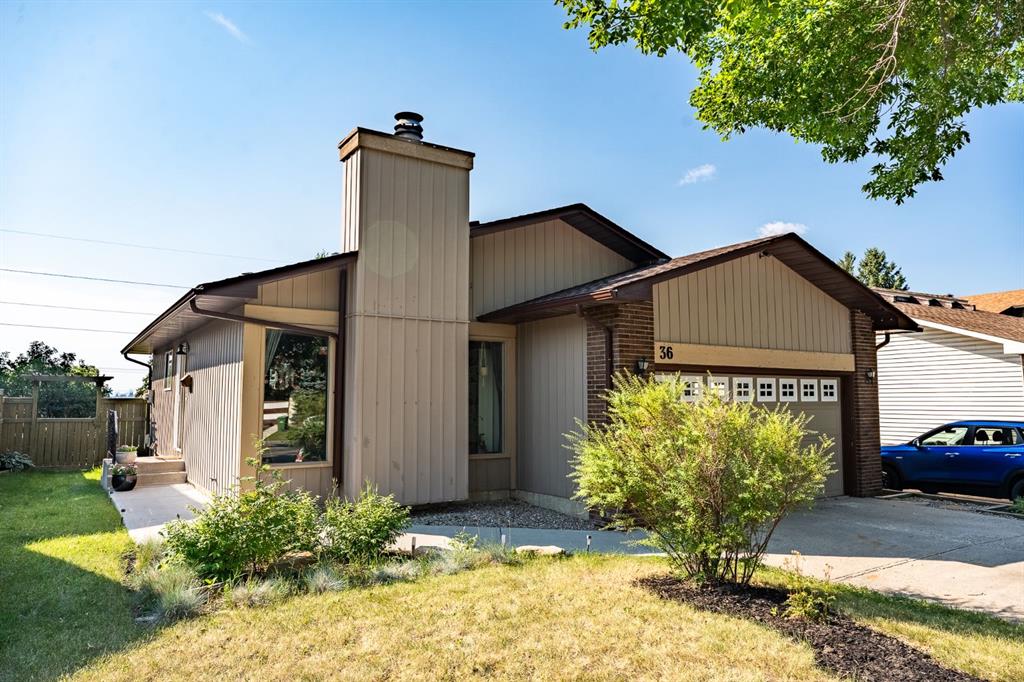 Third View of 36 Berkley Place NW, Beddington Heights, Calgary, Alberta, T3K 1A7