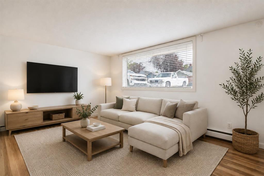 Third View of 14, 1717 Westmount Road NW, Hillhurst, Calgary, Alberta, T2N3M4