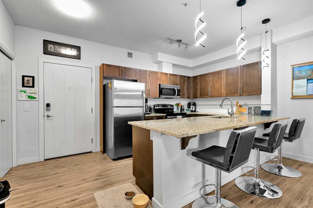 Fifth View of 2217, 604 East Lake Boulevard NE, East Lake Industrial, Airdrie, Alberta, T4A0G6