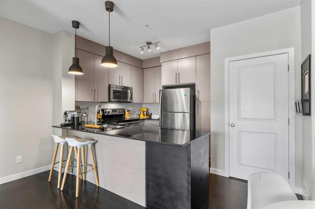 Fifth View of 4201, 5305 32 Avenue SW, Glenbrook, Calgary, Alberta, T8E 8A2