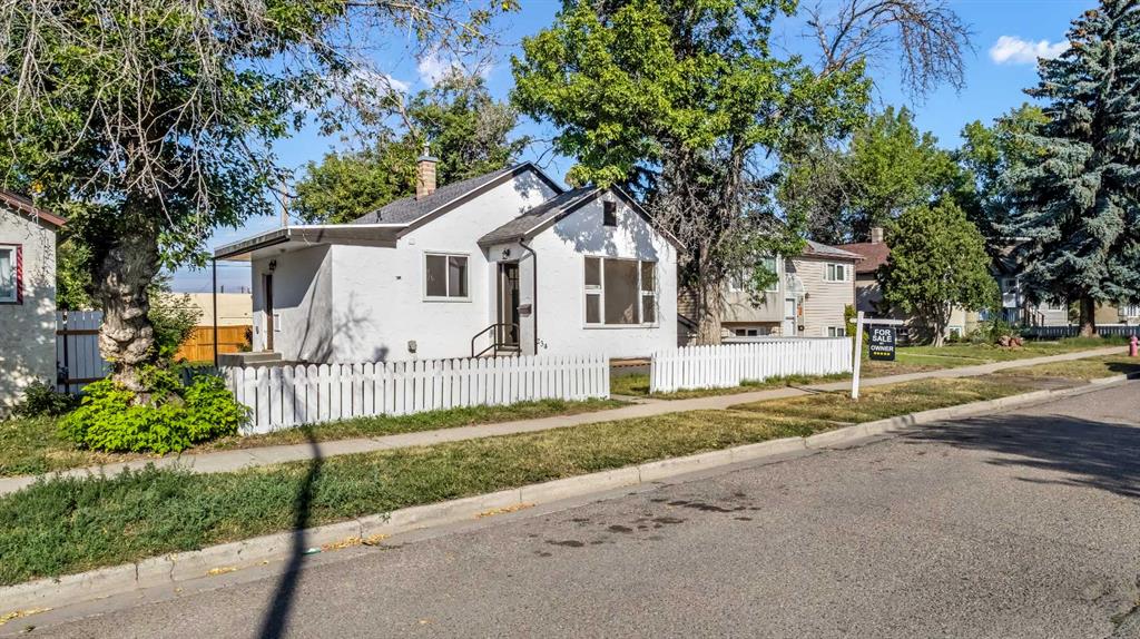 Third View of 234 14 Street N, Westminster, Lethbridge, Alberta, T1H 2V9