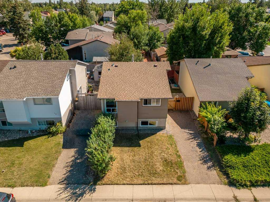 Second View of 8 Columbia Bay W, Varsity Village, Lethbridge, Alberta, T1K 5A7