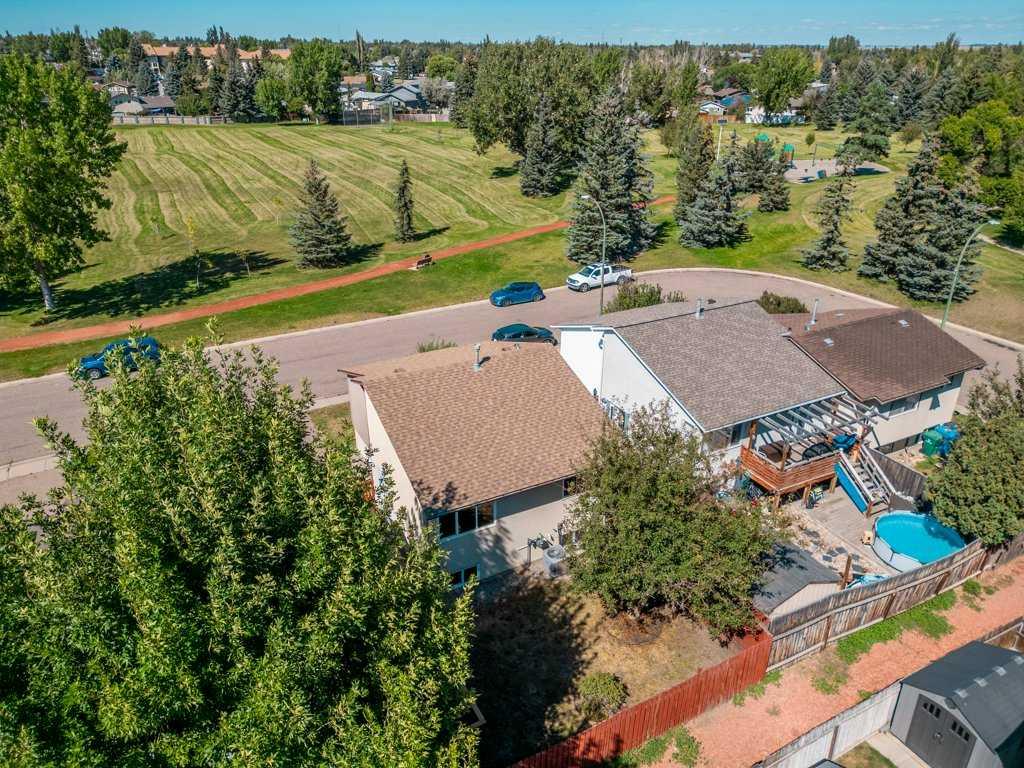 Third View of 8 Columbia Bay W, Varsity Village, Lethbridge, Alberta, T1K 5A7