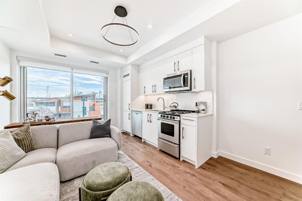 Fourth View of 255, 110 18A Street NW, West Hillhurst, Calgary, Alberta, T2N 5G5