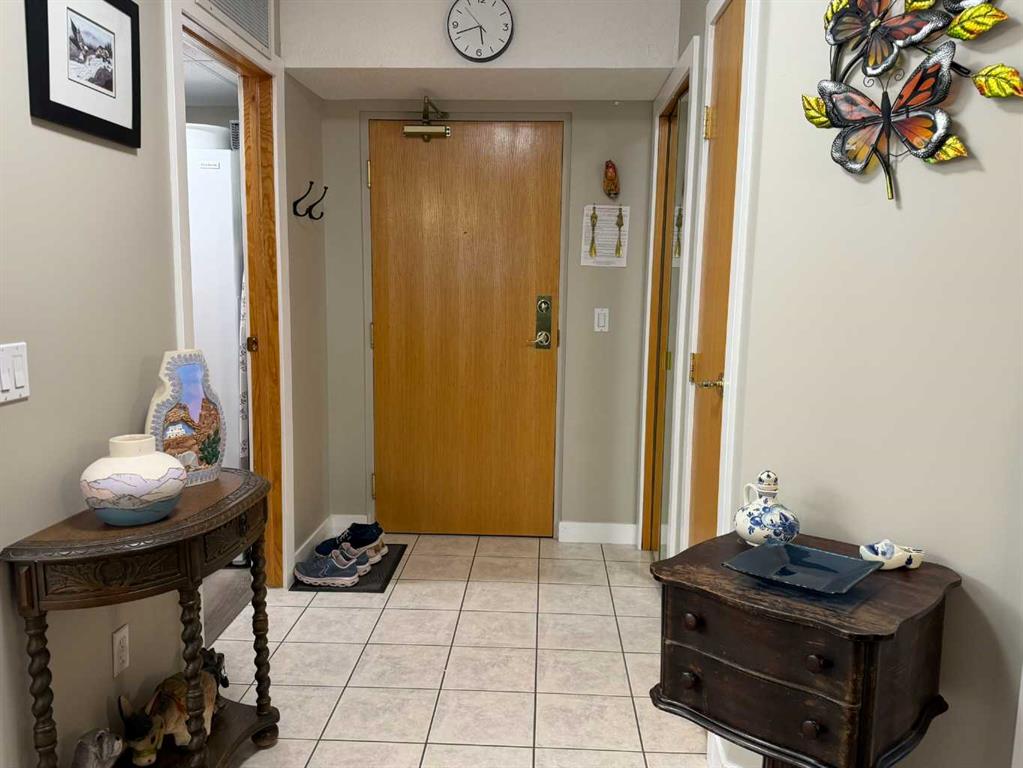 Third View of 327, 4805 45 Street , Downtown Red Deer, Red Deer, Alberta, T4N 7A9