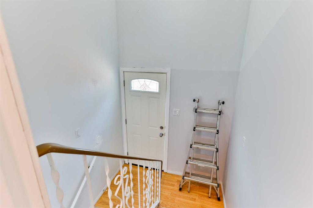 Fifth View of 150 McGill Boulevard W, Varsity Village, Lethbridge, Alberta, T1K 4C5