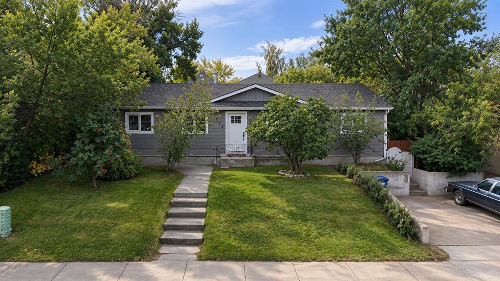 352 22 Street , A2341662, Alberta,