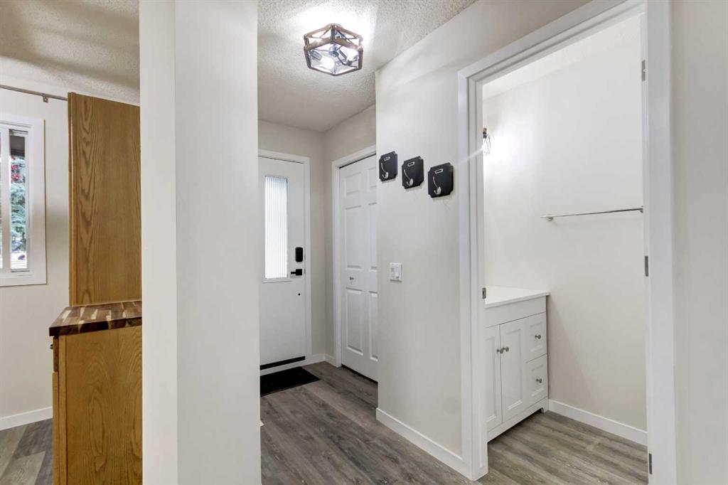 Fifth View of 12, 310 Brookmere Road SW, Braeside, Calgary, Alberta, T2W2T7