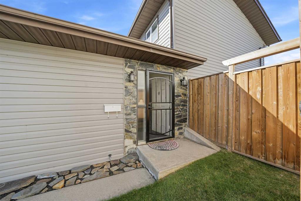 Third View of 113 Rupert Crescent , Rosedale Meadows, Red Deer, Alberta, T4P 2Y9