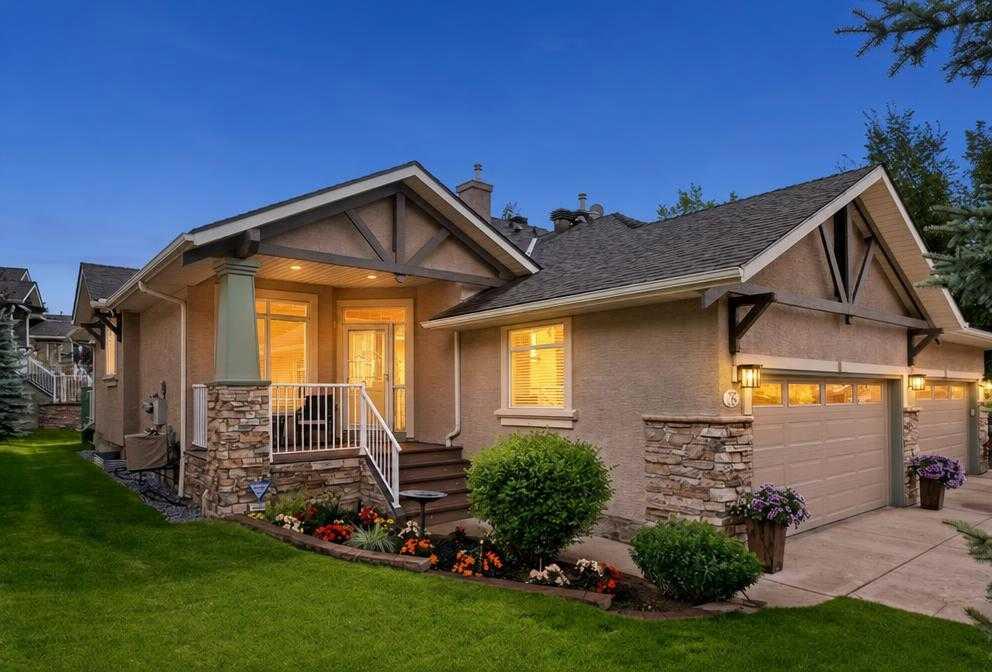 36 Discovery Woods Villas SW, A2341778, Alberta,