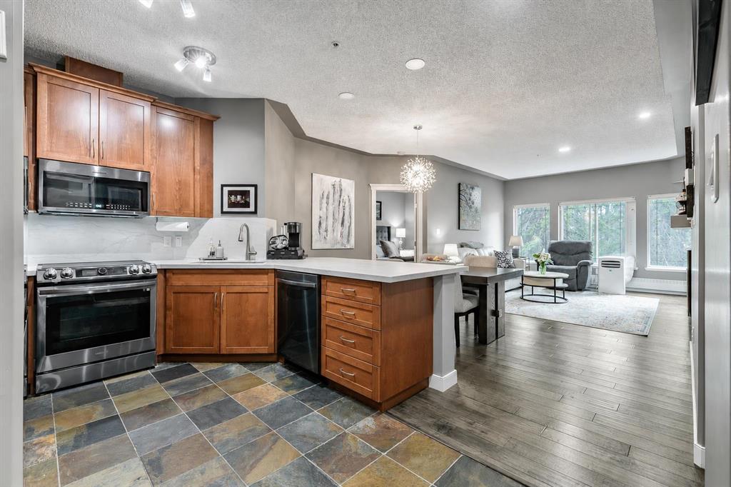 233, 20 Discovery Ridge Close SW, A2341816, Alberta,