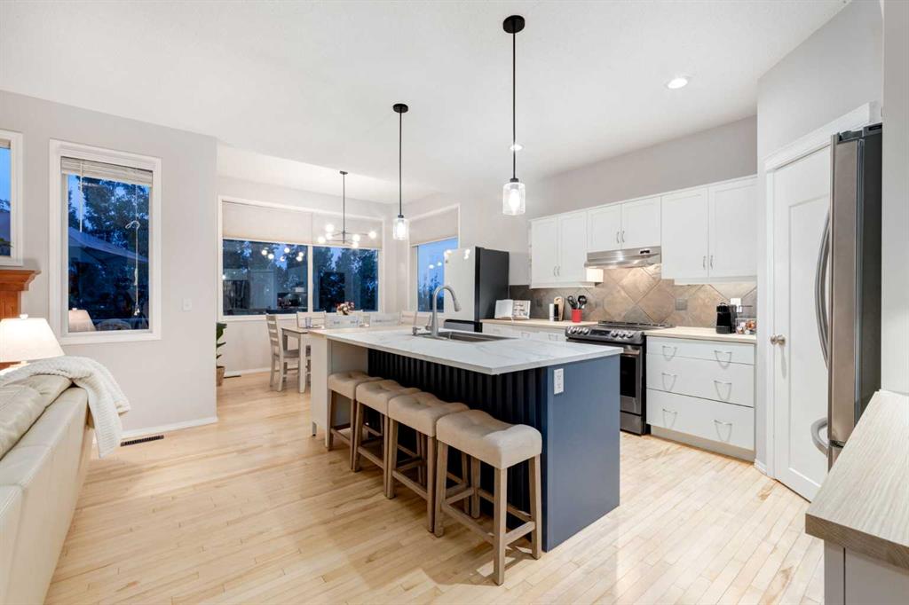 Fifth View of 102 Springborough Point SW, Springbank Hill, Calgary, Alberta, T3H 5M9