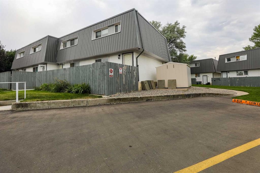 Fifth View of 40, 1601 23 Street N, Park Meadows, Lethbridge, Alberta, T1H4M9