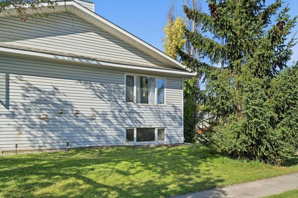 Fourth View of 3702 51 Avenue , South Hill, Red Deer, Alberta, T4N 4C6