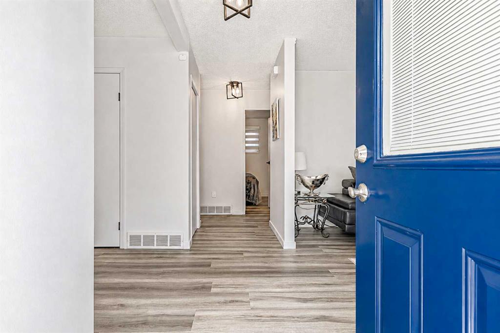 Fourth View of 239 2 Street E, Downtown, Brooks, Alberta, T1R 0G8