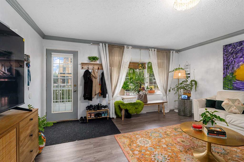Third View of 1804 41 Street NW, Montgomery, Calgary, Alberta, T3B 1A5