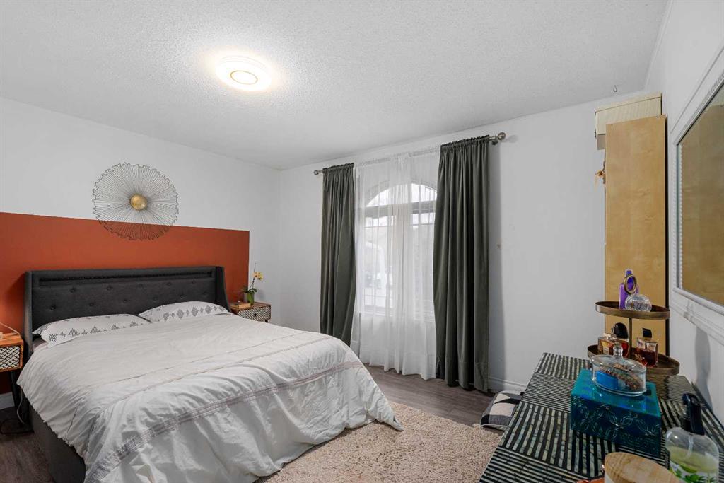 Fifth View of 1804 41 Street NW, Montgomery, Calgary, Alberta, T3B 1A5