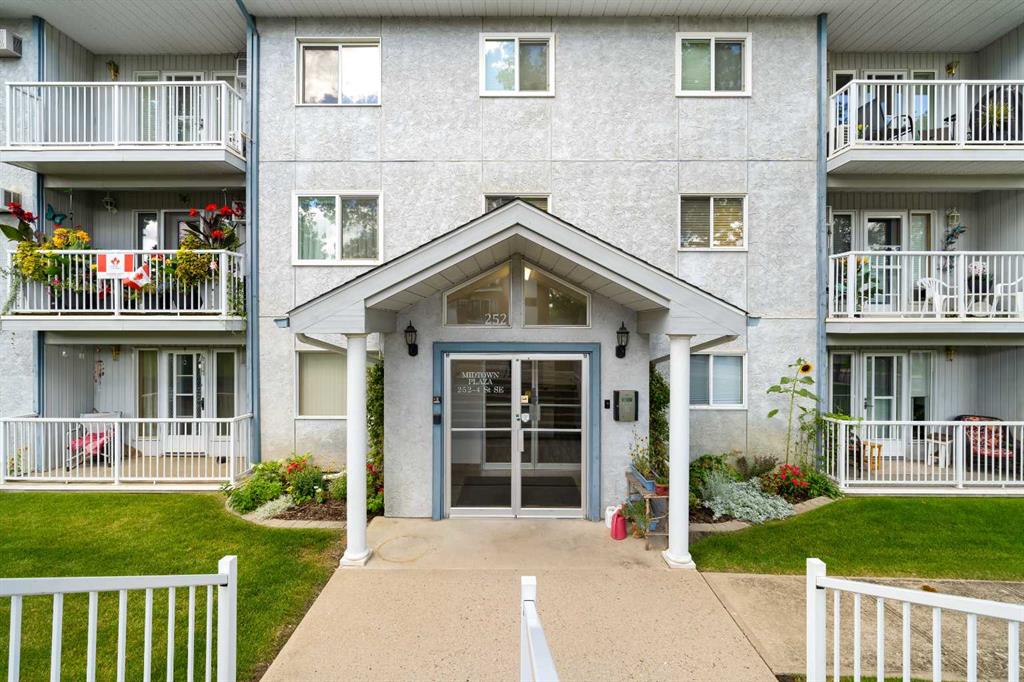 303, 252 4 Street SE, A2341916, Alberta,
