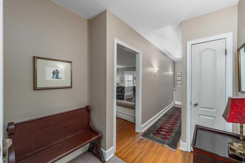Fifth View of 525 Alexander Crescent NW, Rosedale, Calgary, Alberta, T2M 4B3