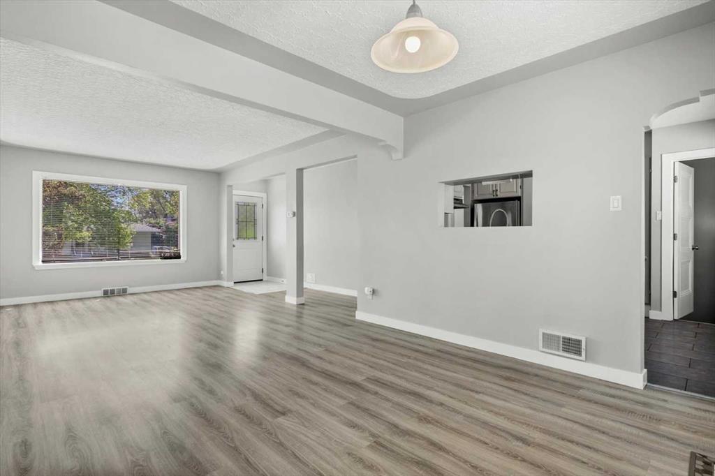 Fifth View of 1615 22A Street NW, Hounsfield Heights/Briar Hill, Calgary, Alberta, T2N 2N8