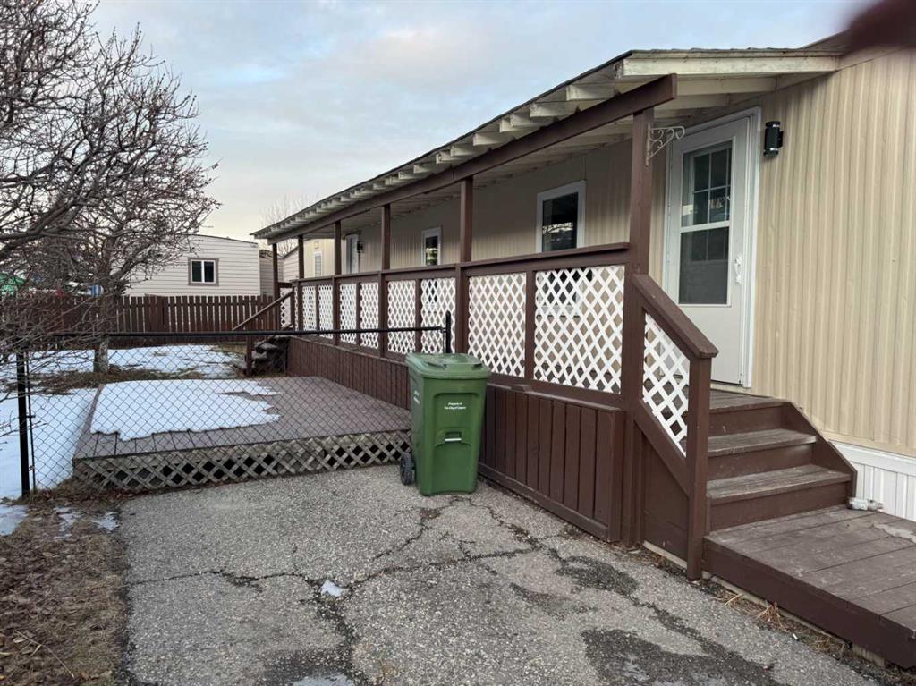 Fourth View of 185, 3223 83 Street NW, Greenwood/Greenbriar, Calgary, Alberta, T3B 5N3