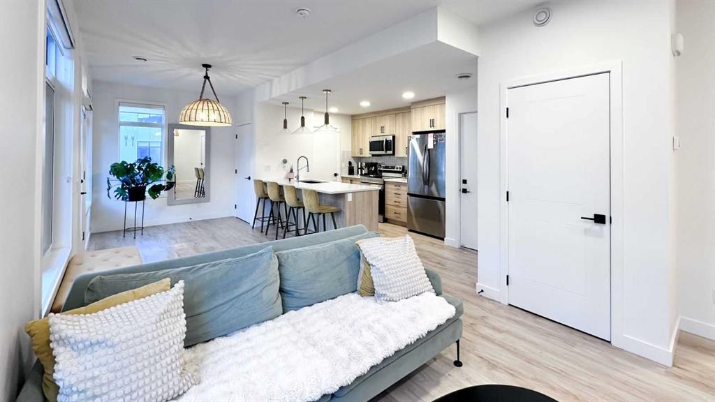 Fifth View of 407, 562 Seton Circle SE, Seton, Calgary, Alberta, T3M 3Y5