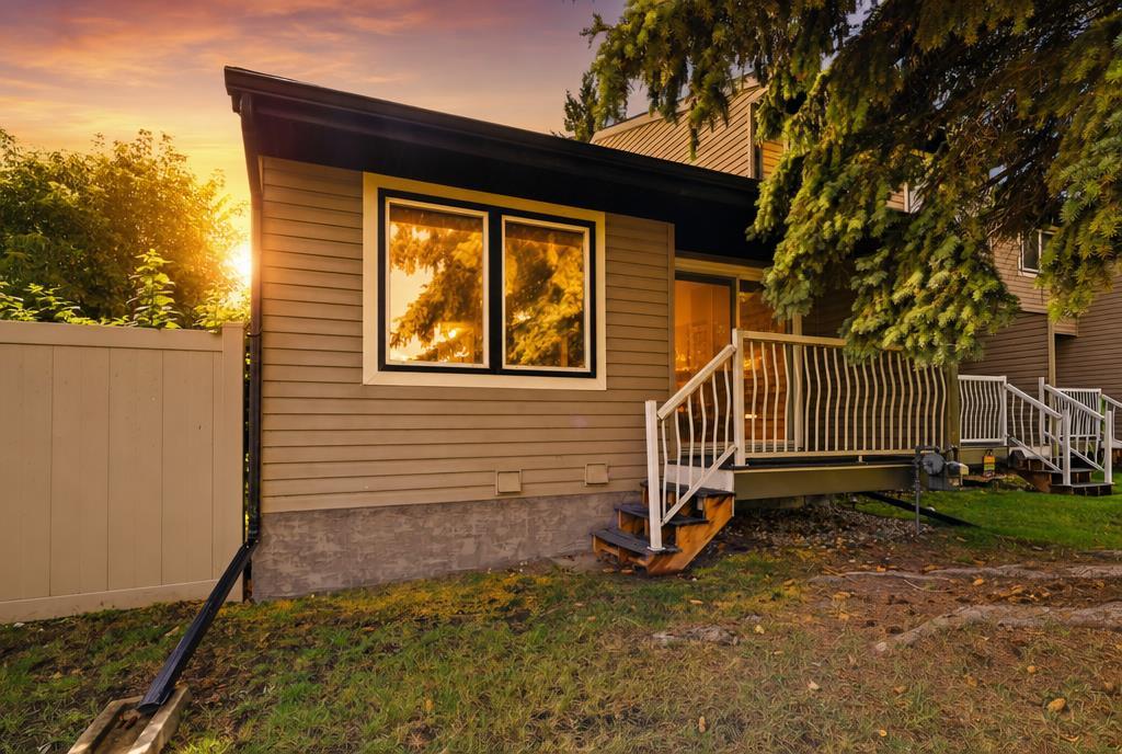 18, 96 Holmes Street , A2342193, Alberta,
