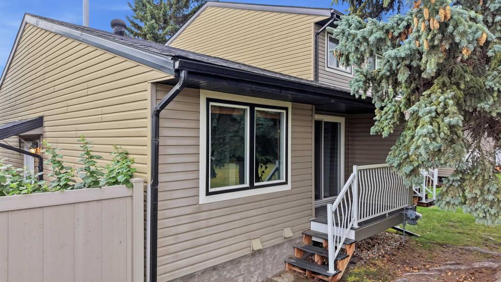 Third View of 18, 96 Holmes Street , Highland Green Estates, Red Deer, Alberta, T4N 6G6