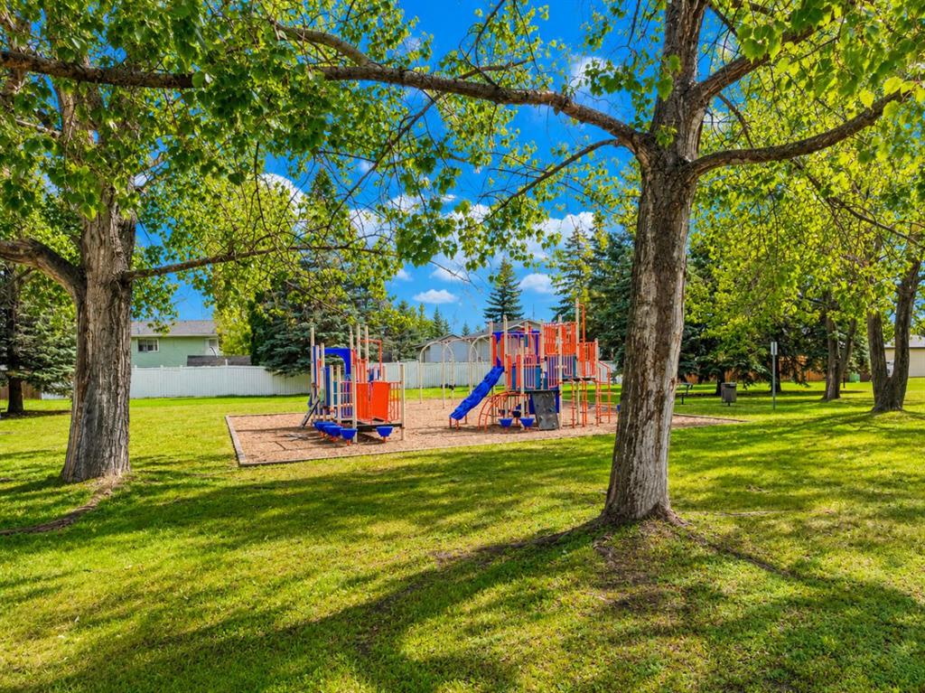 Third View of 9634 64a Avenue , Country Club Estates, Grande Prairie, Alberta, T8W2B1